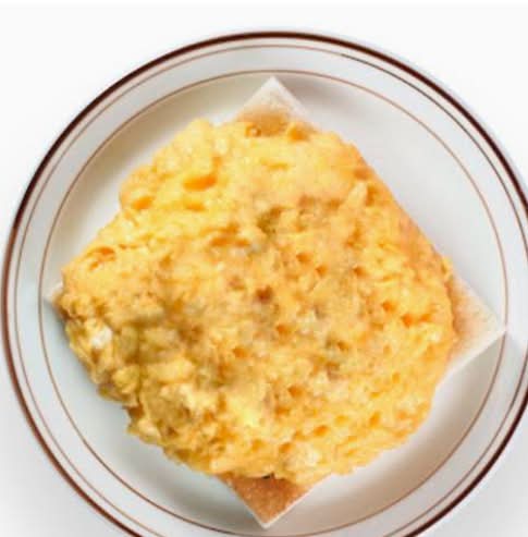 Scrambled egg on toast / 炒蛋多士